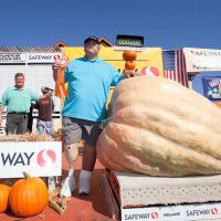 2010 winner Ron Root with his 1,530 lb Atlantic Giant