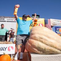 2010 winner Ron Root with his 1,530 lb Atlantic Giant
