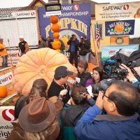 2011 winner Leonardo Urena talks with the press