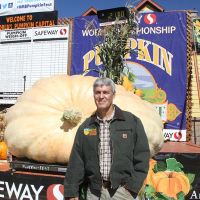 2018 Pumpkin Weigh-Off 4-time winner Steve Daletas